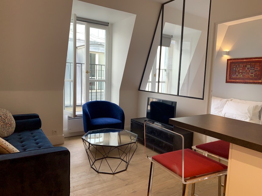 MEUBLÉ – 1 ch – 25 m2 – Paris 8e – Bld Haussmann – REFAIT NEUF – Loyer cc : 1.400 €