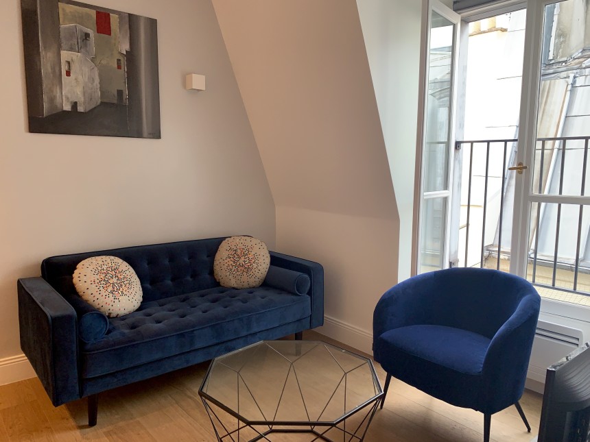 MEUBLÉ – 1 ch – 25 m2 – Paris 8e – Bld Haussmann – REFAIT NEUF – Loyer cc : 1.400 €