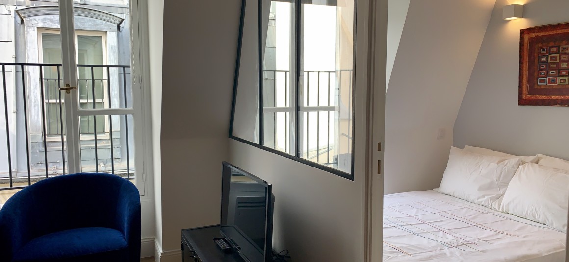 MEUBLÉ – 1 ch – 25 m2 – Paris 8e – Bld Haussmann – REFAIT NEUF – Loyer cc : 1.400 €