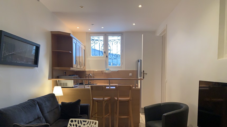 MEUBLÉ – 1 ch + bureau – 37 m2 – Paris 16e – Rue de la Pompe – Loyer cc : 1.550 €