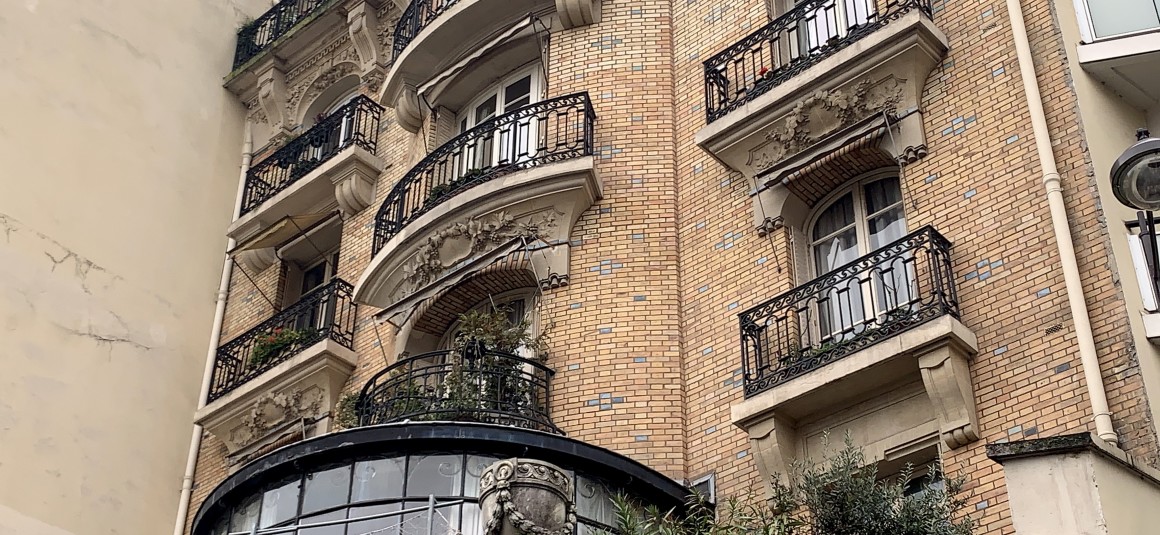 MEUBLÉ – 1 ch + bureau – 37 m2 – Paris 16e – Rue de la Pompe – Loyer cc : 1.550 €