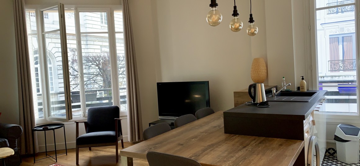 MEUBLÉ – 2 chambres – 67 m2 – Levallois Perret (92) – Mairie Levallois – Rue Hoche – Loyer charges comprises : 2.200 €