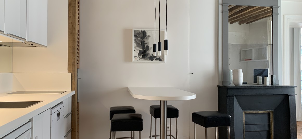 MEUBLÉ – 1 chambre – Paris 7ème – 40 m2 – Rue Saint Dominique / Tour Maubourg – 3ème étage avec ascenseur – Loyer charges comprises : 2.050 €
