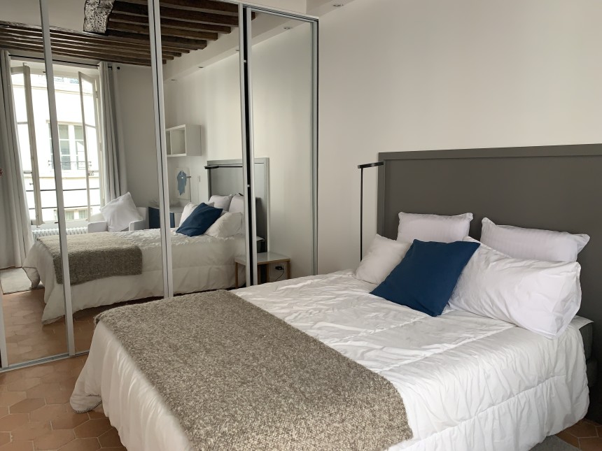 MEUBLÉ – 1 chambre – Paris 7ème – 40 m2 – Rue Saint Dominique / Tour Maubourg – 3ème étage avec ascenseur – Loyer charges comprises : 2.050 €