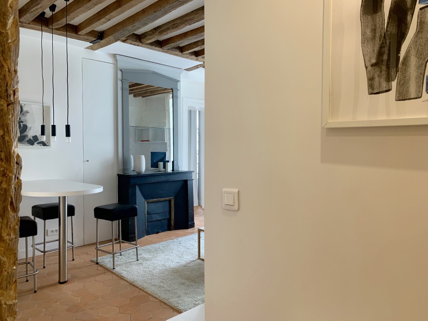 MEUBLÉ – 1 chambre – Paris 7ème – 40 m2 – Rue Saint Dominique / Tour Maubourg – 3ème étage avec ascenseur – Loyer charges comprises : 2.050 €