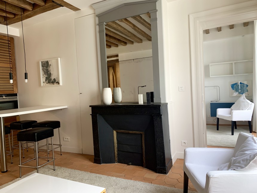 MEUBLÉ – 1 chambre – Paris 7ème – 40 m2 – Rue Saint Dominique / Tour Maubourg – 3ème étage avec ascenseur – Loyer charges comprises : 2.050 €