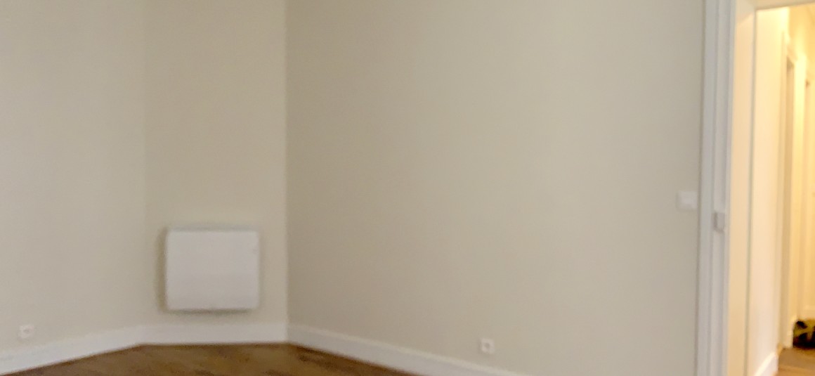 VIDE – 1 ch – Paris 17e – Porte de Clichy – 35 m2 – 1er étage asc – Loyer cc : 1.050 €