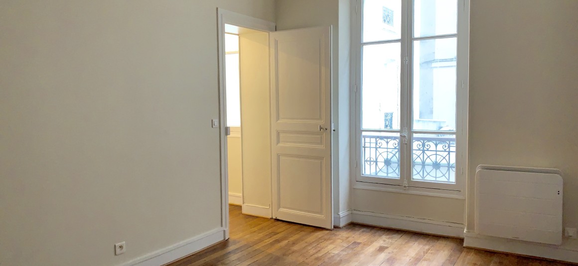 VIDE – 1 ch – Paris 17e – Porte de Clichy – 35 m2 – 1er étage asc – Loyer cc : 1.050 €