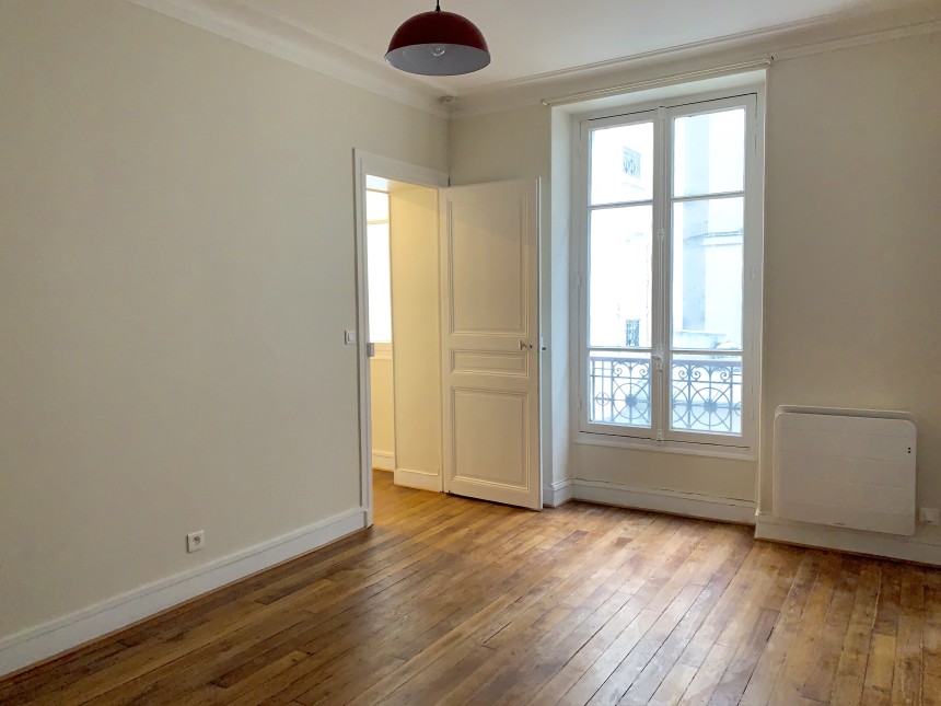 VIDE – 1 ch – Paris 17e – Porte de Clichy – 35 m2 – 1er étage asc – Loyer cc : 1.050 €