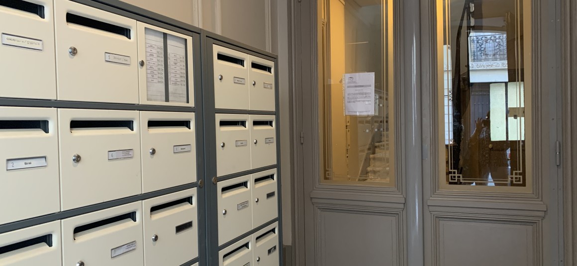 VIDE –  2 chambres – Paris 17ème – 73 m2 – Rue Labie – 3ème étage sans ascenseur – Loyer charges comprises : 2.477 euros
