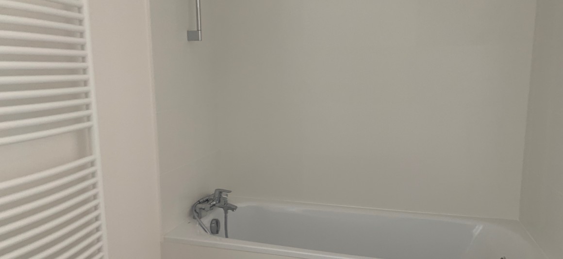 VIDE –  2 chambres – Paris 17ème – 73 m2 – Rue Labie – 3ème étage sans ascenseur – Loyer charges comprises : 2.477 euros