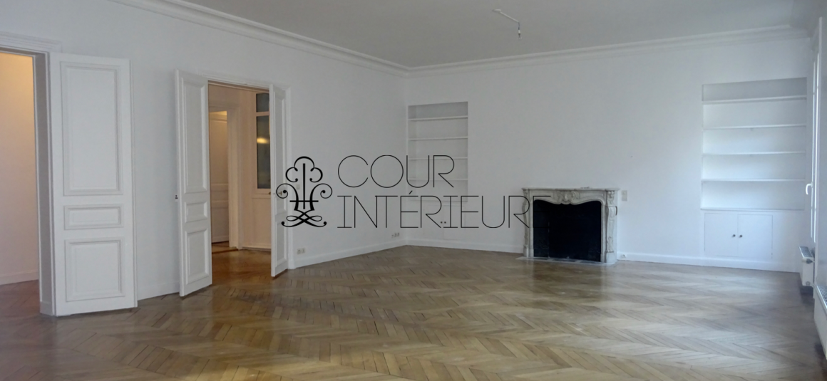 VIDE – 3 chambres – 151 m2 – Proche Monceau / Ternes – Paris 8ème (limite Paris 17ème) – 4ème étage avec ascenseur – Loyer charges comprises : 4.555 €