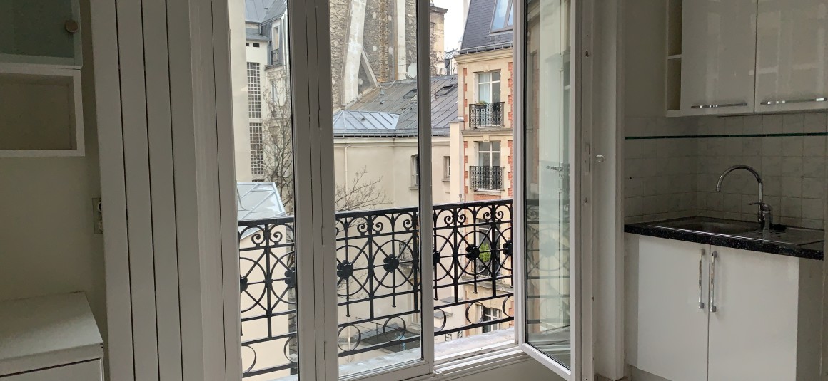 VIDE – Paris 8e (limite 17e) – Duplex 4 ch + Balcon Terrasse de 6m2 –  Parc Monceau – Rue Lisbonne – 200 m2 + Balcon 6 m2 – Loyer cc : 5.950 €