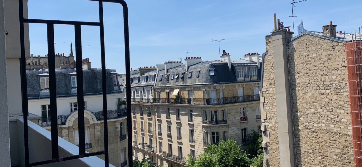 MEUBLÉ – 1 chambre – 35,57 m2 – Neuilly sur Seine – Rue Perronet – 6e étage avec ascenseur – Loyer charges comprises : 1.580 € (chauffage central)
