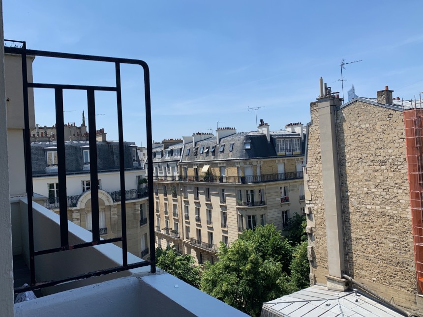 MEUBLÉ – 1 chambre – 35,57 m2 – Neuilly sur Seine – Rue Perronet – 6e étage avec ascenseur – Loyer charges comprises : 1.580 € (chauffage central)