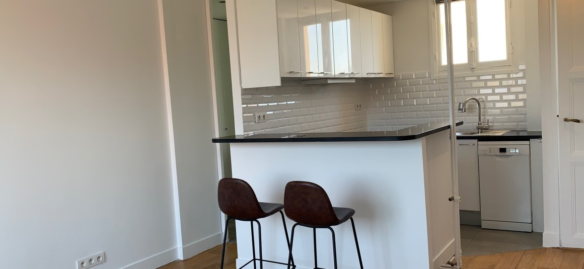 MEUBLÉ – 1 chambre – 35,57 m2 – Neuilly sur Seine – Rue Perronet – 6e étage avec ascenseur – Loyer charges comprises : 1.580 € (chauffage central)