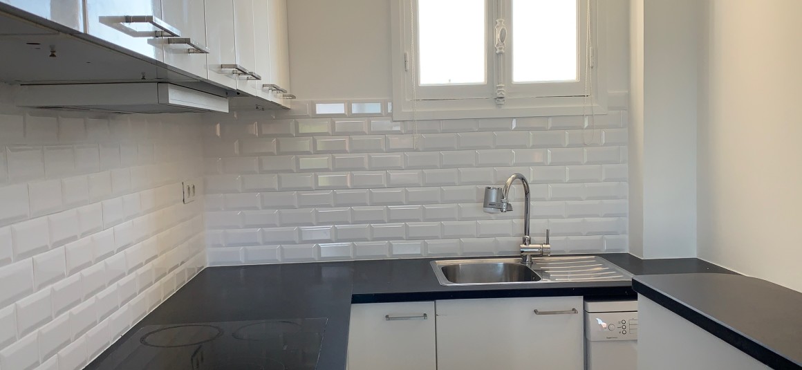 MEUBLÉ – 1 chambre – 35,57 m2 – Neuilly sur Seine – Rue Perronet – 6e étage avec ascenseur – Loyer charges comprises : 1.580 € (chauffage central)