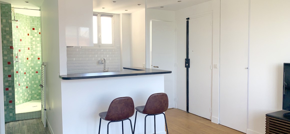 MEUBLÉ – 1 chambre – 35,57 m2 – Neuilly sur Seine – Rue Perronet – 6e étage avec ascenseur – Loyer charges comprises : 1.580 € (chauffage central)