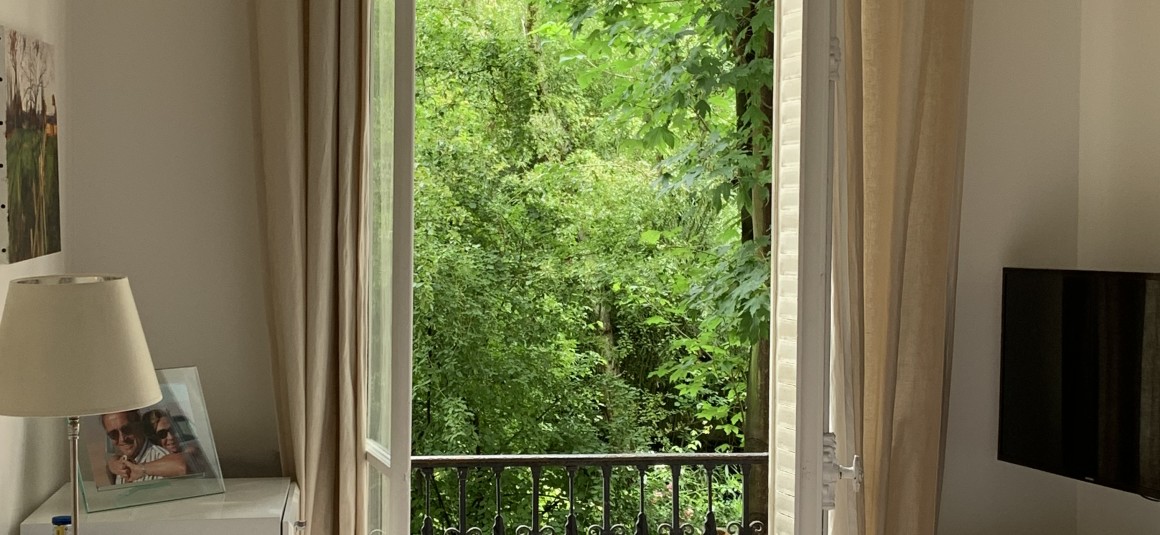 MEUBLÉ – 2 chambres – Paris 16ème – Rue Chalgrin – Petit balcon – 65  m2 – 1er étage ascenseur – Loyer charges comprises : 3.000 euros cc