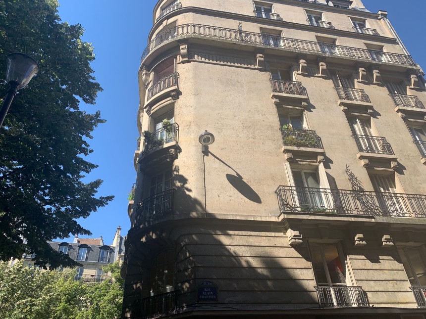 MEUBLÉ – 1 ch – 52 m2 – Paris 15e – Rue Alain Chartier – Métro : Convention – Loyer cc : 1.750 €