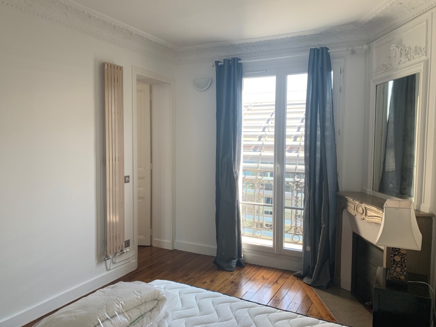 MEUBLÉ – 1 ch – 52 m2 – Paris 15e – Rue Alain Chartier – Métro : Convention – Loyer cc : 1.750 €