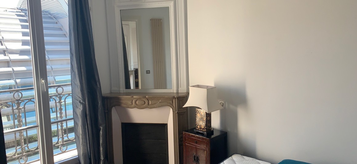 MEUBLÉ – 1 ch – 52 m2 – Paris 15e – Rue Alain Chartier – Métro : Convention – Loyer cc : 1.750 €