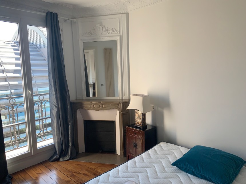 MEUBLÉ – 1 ch – 52 m2 – Paris 15e – Rue Alain Chartier – Métro : Convention – Loyer cc : 1.750 €