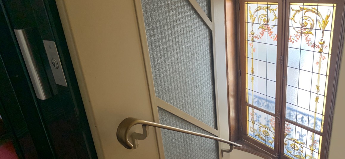 MEUBLÉ – 1 ch – 52 m2 – Paris 15e – Rue Alain Chartier – Métro : Convention – Loyer cc : 1.750 €