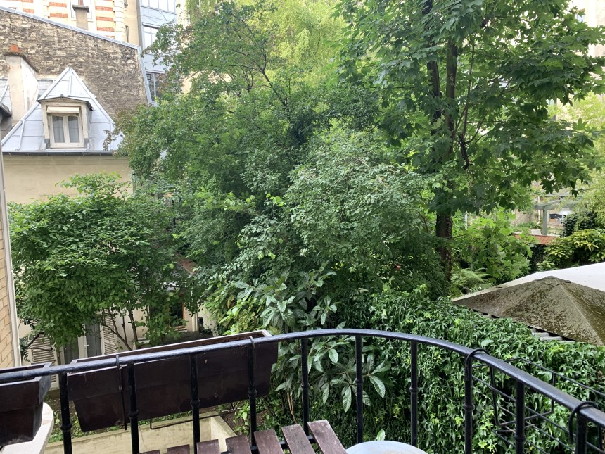 MEUBLÉ – 2 chambres – Paris 16ème – Rue Chalgrin – Petit balcon – 65  m2 – 1er étage ascenseur – Loyer charges comprises : 3.000 euros cc