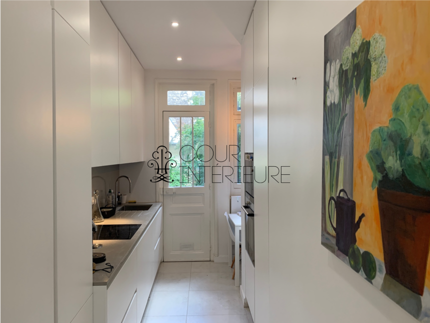 MEUBLÉ – 2 chambres – Paris 16ème – Rue Chalgrin – Petit balcon – 65  m2 – 1er étage ascenseur – Loyer charges comprises : 3.000 euros cc