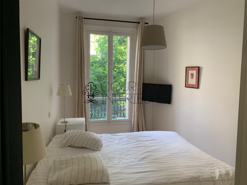 MEUBLÉ – 2 chambres – Paris 16ème – Rue Chalgrin – Petit balcon – 65  m2 – 1er étage ascenseur – Loyer charges comprises : 3.000 euros cc