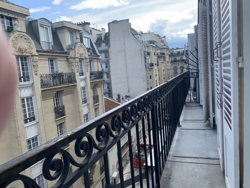 VIDE – 2 ch – 51 m2 – Paris 17ème – Rue Labie – 5e étage sans asc – Loyer cc : 1.800 €