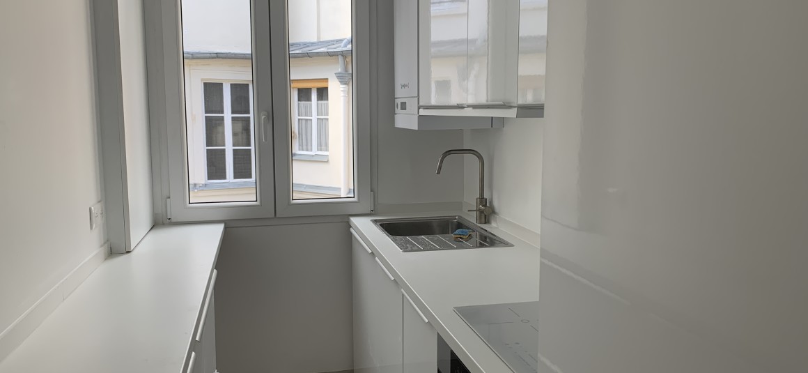 VIDE – 2 ch – 51 m2 – Paris 17ème – Rue Labie – 5e étage sans asc – Loyer cc : 1.800 €