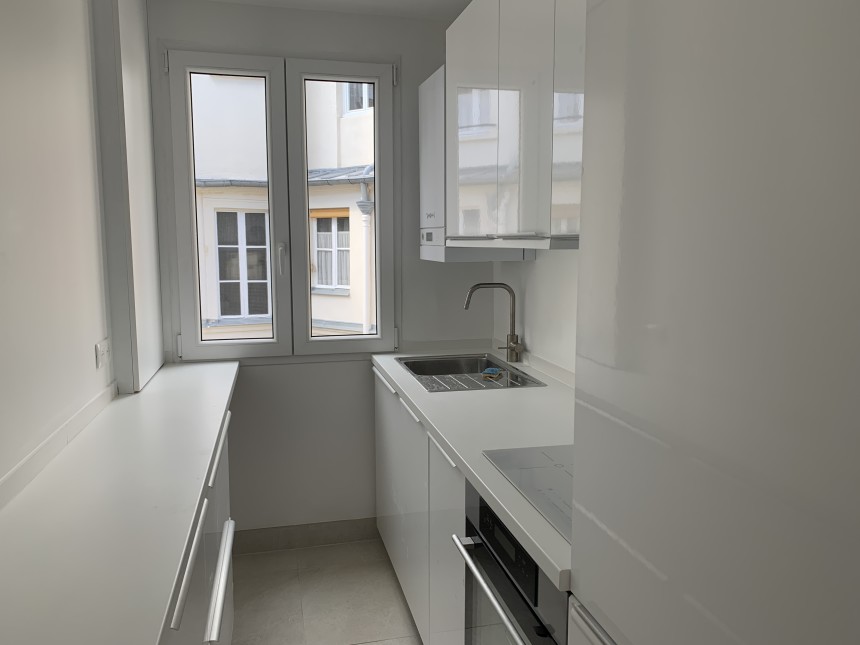 VIDE – 2 ch – 51 m2 – Paris 17ème – Rue Labie – 5e étage sans asc – Loyer cc : 1.800 €