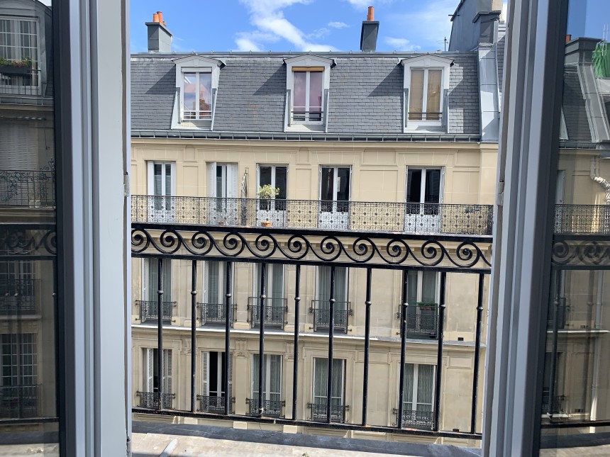 VIDE – 2 ch – 51 m2 – Paris 17ème – Rue Labie – 5e étage sans asc – Loyer cc : 1.800 €