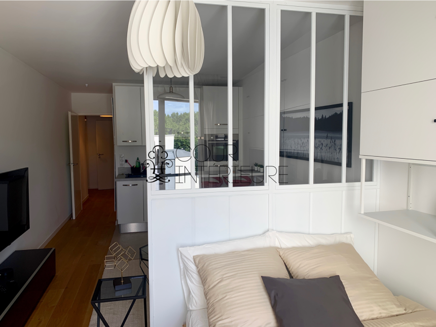 MEUBLÉ – Studio / 1 chambre – 35,2 m2 – Paris 14ème – Rue Tombe Issoire – Denfert Rochereau – 5e étage asc – Loyer charges comprises : 1.460 euros (chauffage inclus)