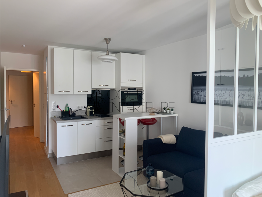 MEUBLÉ – Studio / 1 chambre – 35,2 m2 – Paris 14ème – Rue Tombe Issoire – Denfert Rochereau – 5e étage asc – Loyer charges comprises : 1.460 euros (chauffage inclus)