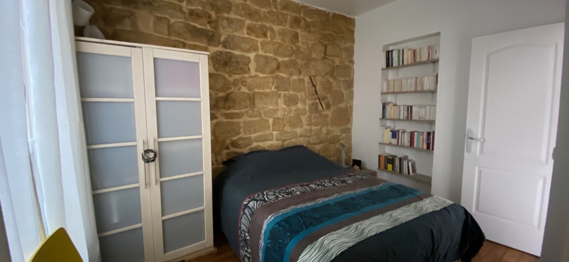 MEUBLÉ – 1 ch – 34 m2 – Rue Brisemiche – Paris 4e – 1er étage sans asc – Loyer cc : 1.400 €