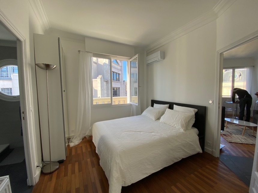 MEUBLÉ – 1 chambre – 41 m2 – Paris 8ème – Rue d’Artois – Balcon filant – 6ème avec ascenseur – Loyer cc : 2.000