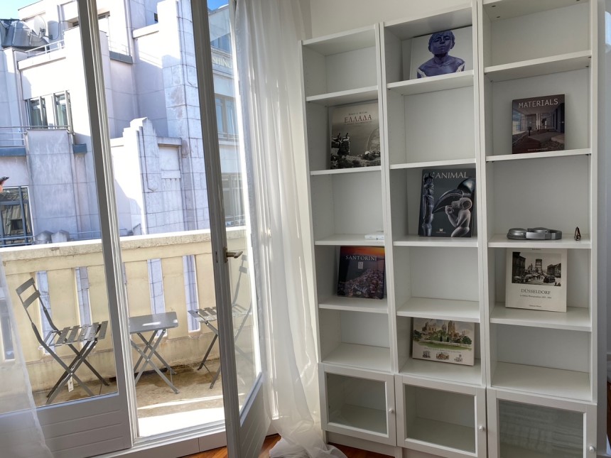 MEUBLÉ – 1 chambre – 41 m2 – Paris 8ème – Rue d’Artois – Balcon filant – 6ème avec ascenseur – Loyer cc : 2.000