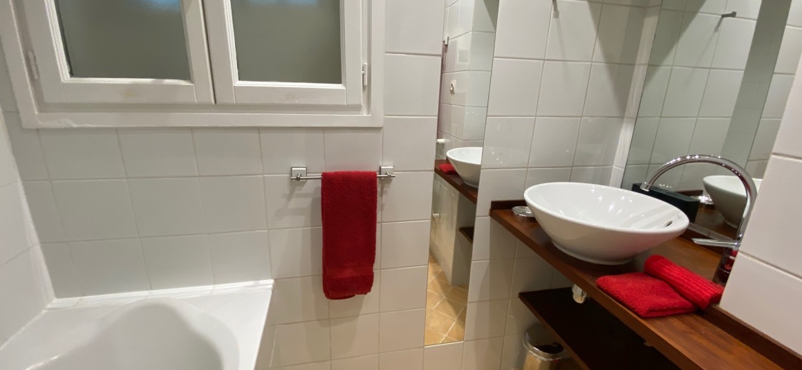 MEUBLÉ – 1 ch – Paris 1er – Rue St Honoré – Marché St Honoré – 33 m2 – Loyer cc : 1.480 €