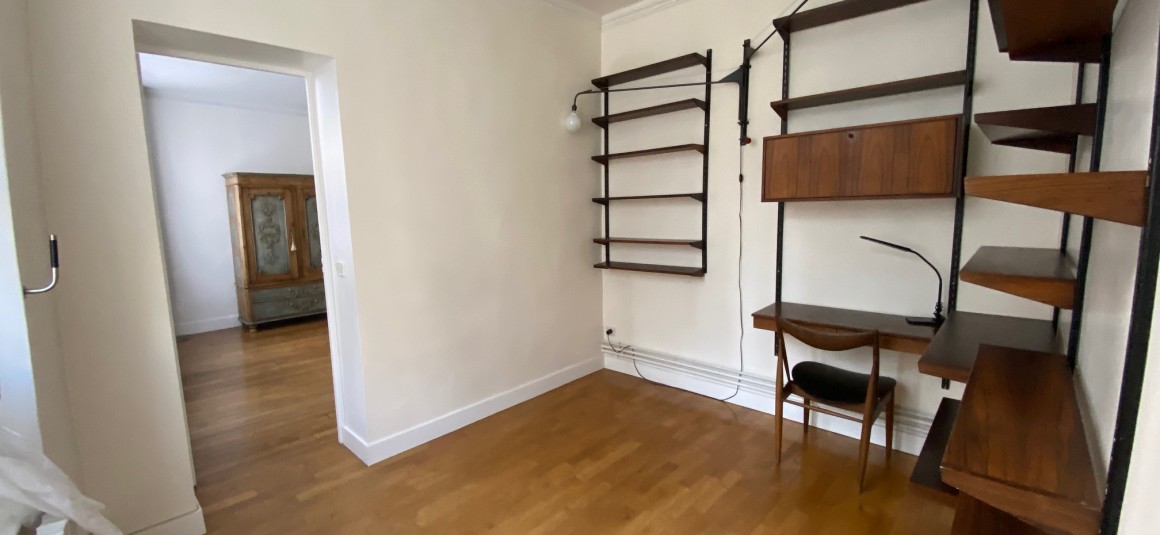 MEUBLÉ – 2 ch – 90 m2 Paris 1er – Montorgueil – 4ème étage ascenseur – Loyer cc : 2.800 €