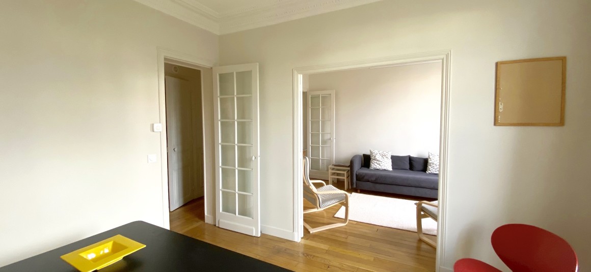 MEUBLÉ – Rénovation totale – 1 ch – 50 m2 – Boulogne centre (92) – Métro : Jean Jaures – Bois Boulogne – 2ème étage ascenseur – Loyer cc : 1.500 €