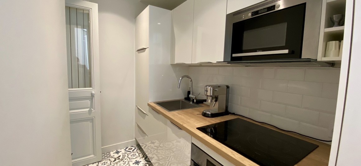 MEUBLÉ – Rénovation totale – 1 ch – 50 m2 – Boulogne centre (92) – Métro : Jean Jaures – Bois Boulogne – 2ème étage ascenseur – Loyer cc : 1.500 €