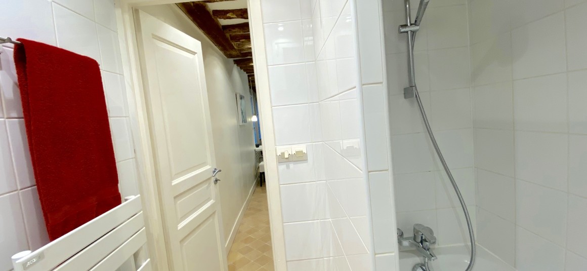 MEUBLÉ – 1 ch – Paris 1er – Rue St Honoré – Marché St Honoré – 33 m2 – Loyer cc : 1.480 €