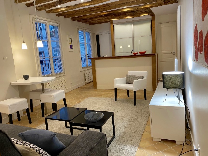 MEUBLÉ – 1 ch – Paris 1er – Rue St Honoré – Marché St Honoré – 33 m2 – Loyer cc : 1.480 €