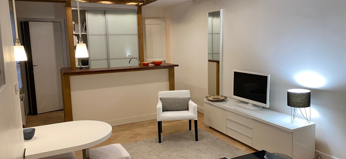 MEUBLÉ – 1 ch – Paris 1er – Rue St Honoré – Marché St Honoré – 33 m2 – Loyer cc : 1.480 €