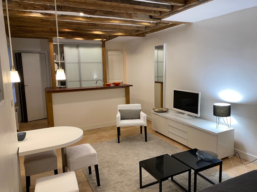 MEUBLÉ – 1 ch – Paris 1er – Rue St Honoré – Marché St Honoré – 33 m2 – Loyer cc : 1.480 €