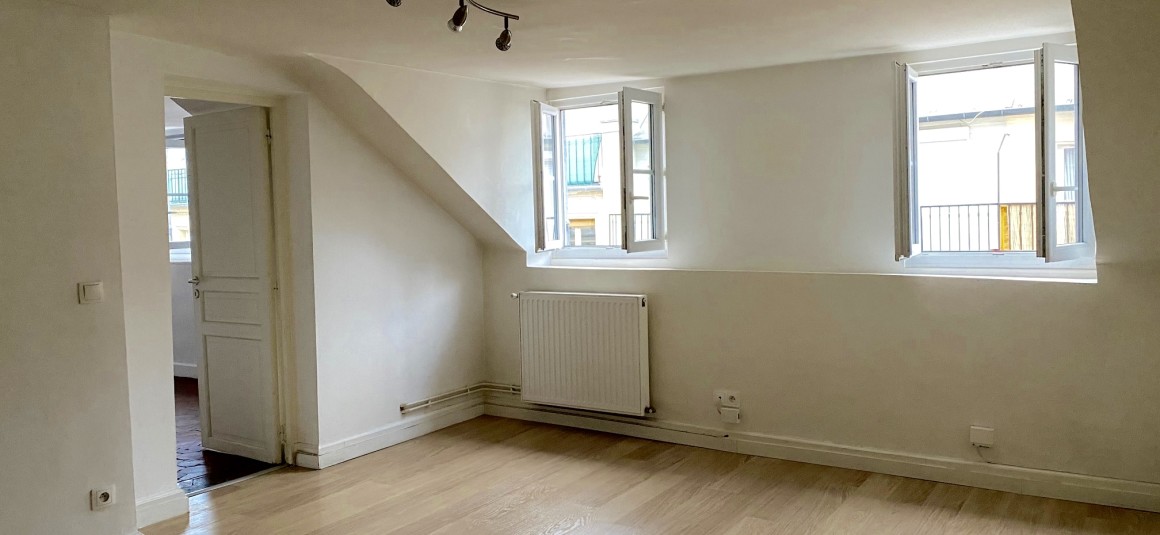 5e face VIDE – 1 chambre – Paris 9ème – Rue Joubert – 40 m2 – 5ème étage avec ascenseur – Loyer charges comprises : 1.311 €