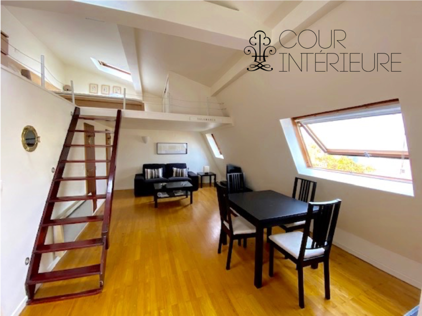 MEUBLÉ – Grand studio / 2 pièces – 31 m2 et 47 m2 au sol – Paris 17ème – Batignolles Rue Lemercier – Village Batignolles – 6ème et dernier étage avec ascenseur – Loyer charges comprises : 1.300 €